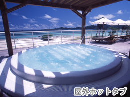 バーデハウス久米島　屋外ホットタブ