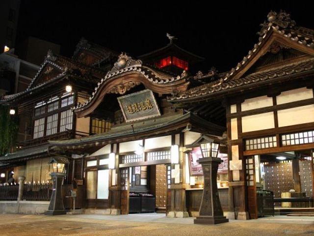 松山市ツアーイメージ・道後温泉本館