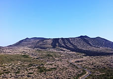 三原山