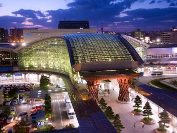 JR金沢駅 (鼓門・もてなしドーム)