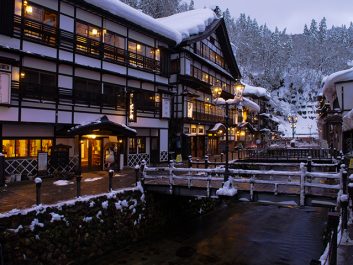 銀山温泉
