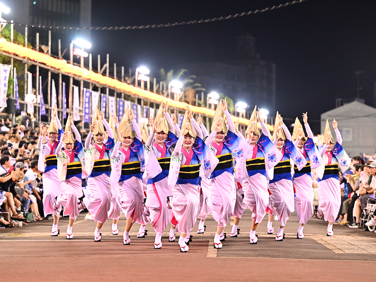 徳島市阿波おどり 躍動する踊り手