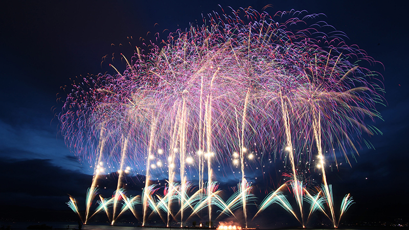 諏訪湖祭湖上花火大会
