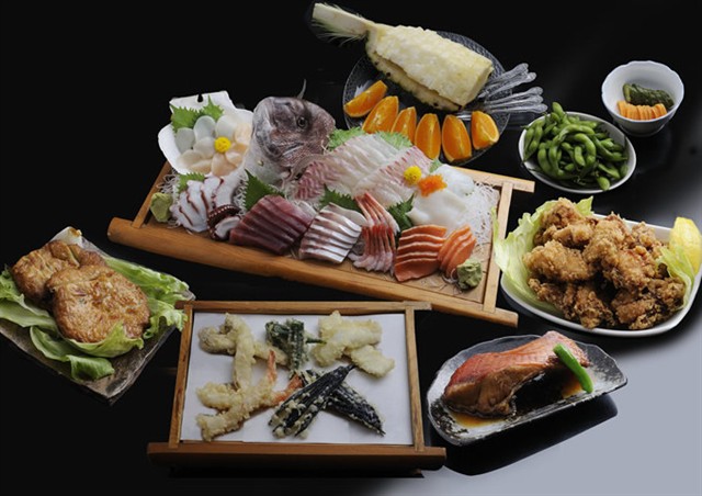 屋形船の豪華なお食事と飲み放題