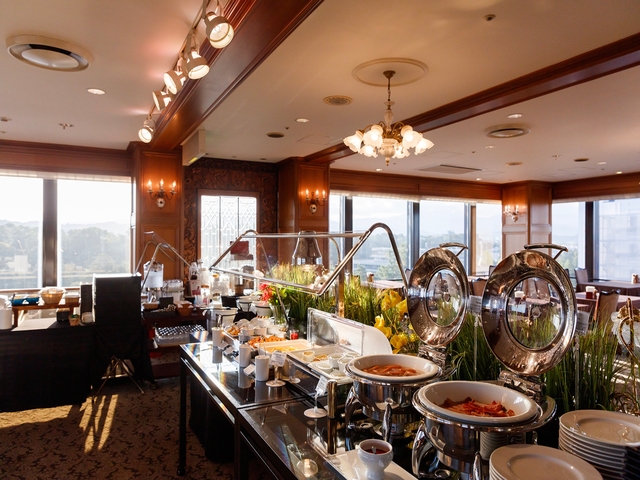 レストラン『ロワ』（本館12階）