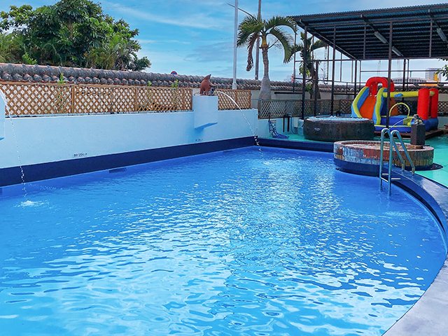 スイミングプール