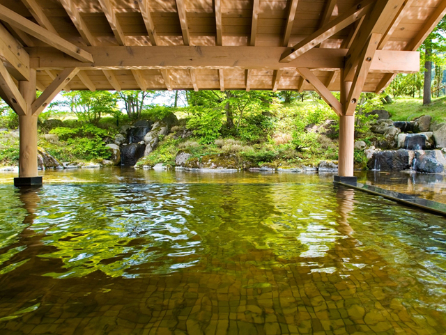 屋根付温泉露天風呂「雫石高倉温泉」