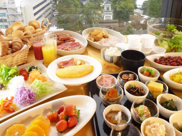 レストラン「ロワ」(本館12階)
