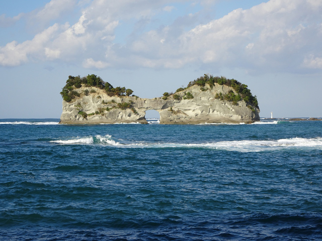 円月島