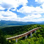 車窓に雄大な山岳風景！北海道の屋根『大雪山』を横断ドライブ！旭川・層雲峡・帯広1泊2日 観光モデルコース