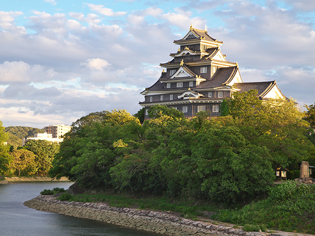 岡山城（烏城）