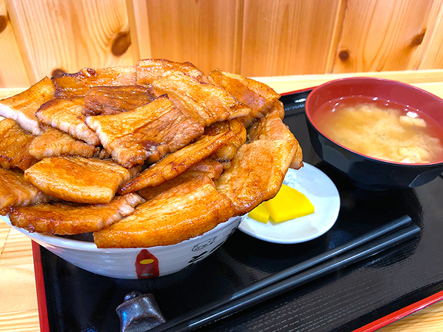 ぶた丼のとん田（とんた）