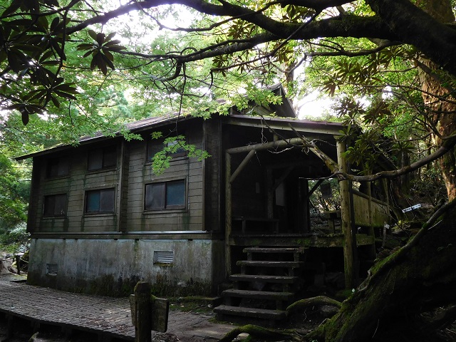 新高塚小屋