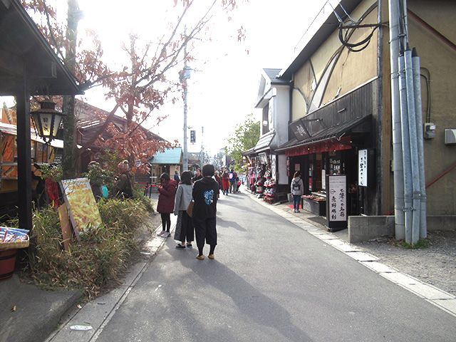 湯の坪街道