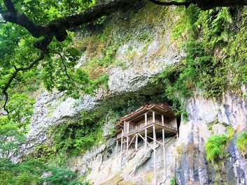 三徳山三佛寺投入堂（みとくさんさんぶつじなげいれどう）