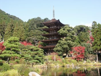 瑠璃光寺 五重塔