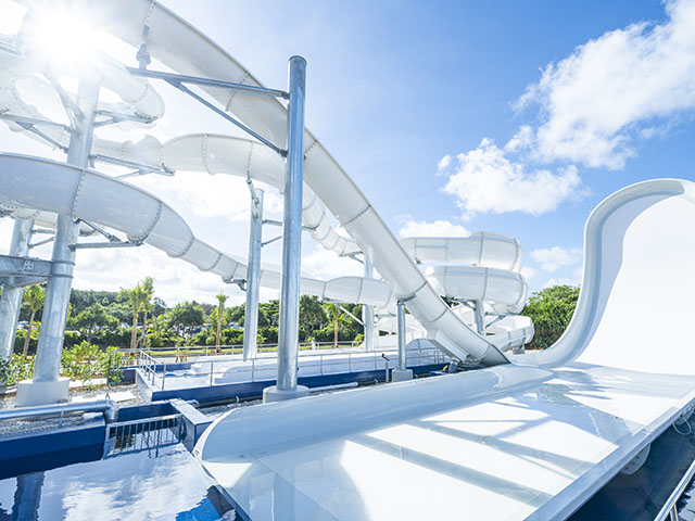 ウォータースライダー