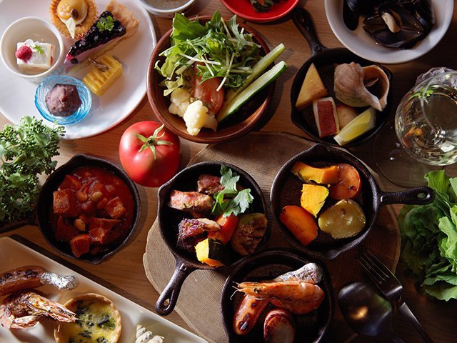 夕食（DINING BUFFET）