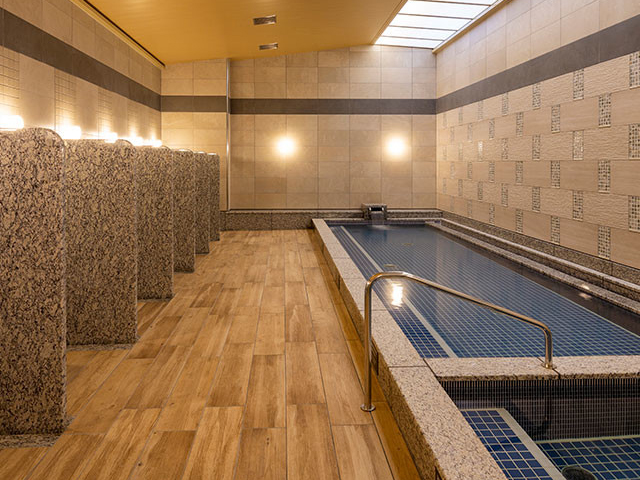 サウナ付温浴施設「トリニテ」