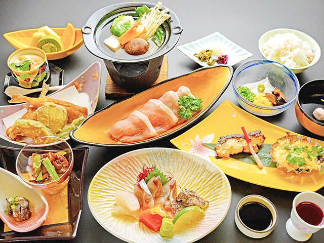 花衣会席（夕食一例）