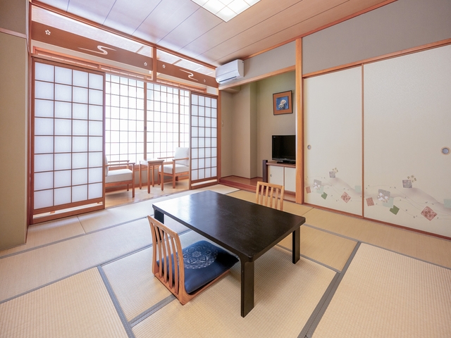 本館 和室10畳（バス・トイレ付）
