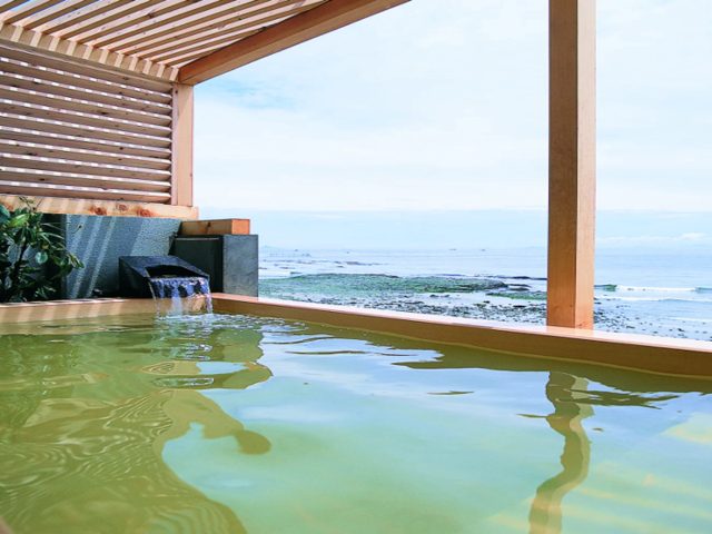 露天風呂・天然温泉（男性浴場）