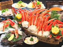 やっぱりカニが好き！テレビ番組でもよく取り上げられている人気のカニ食べ放題！茹でカニや焼カニなどいろんなメニューの「カニ」！
美肌にもいい出来立ての「ゆば」すくい体験にりんご！伊香保フリータイムでは散策や入浴、足湯などもお楽しみください！