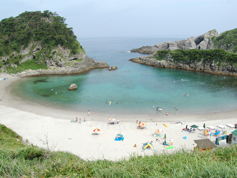 「日本の海水浴場88選」に選ばれた美しい海岸 ～ 泊海水浴場 ～ 