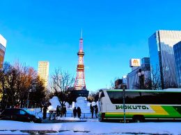新千歳空港~札幌のバス往復乗車券付き!札幌市内には複数の停留所があるので、人気スポットで下車して観光したり、帰りに観光してバスで空港へ向かうことも可能。