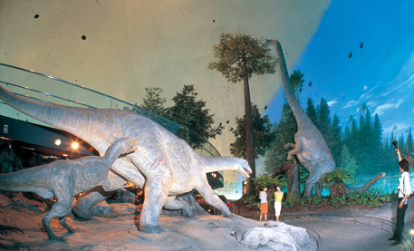 展示室「恐竜の世界」ジオラマ