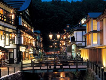 銀山温泉